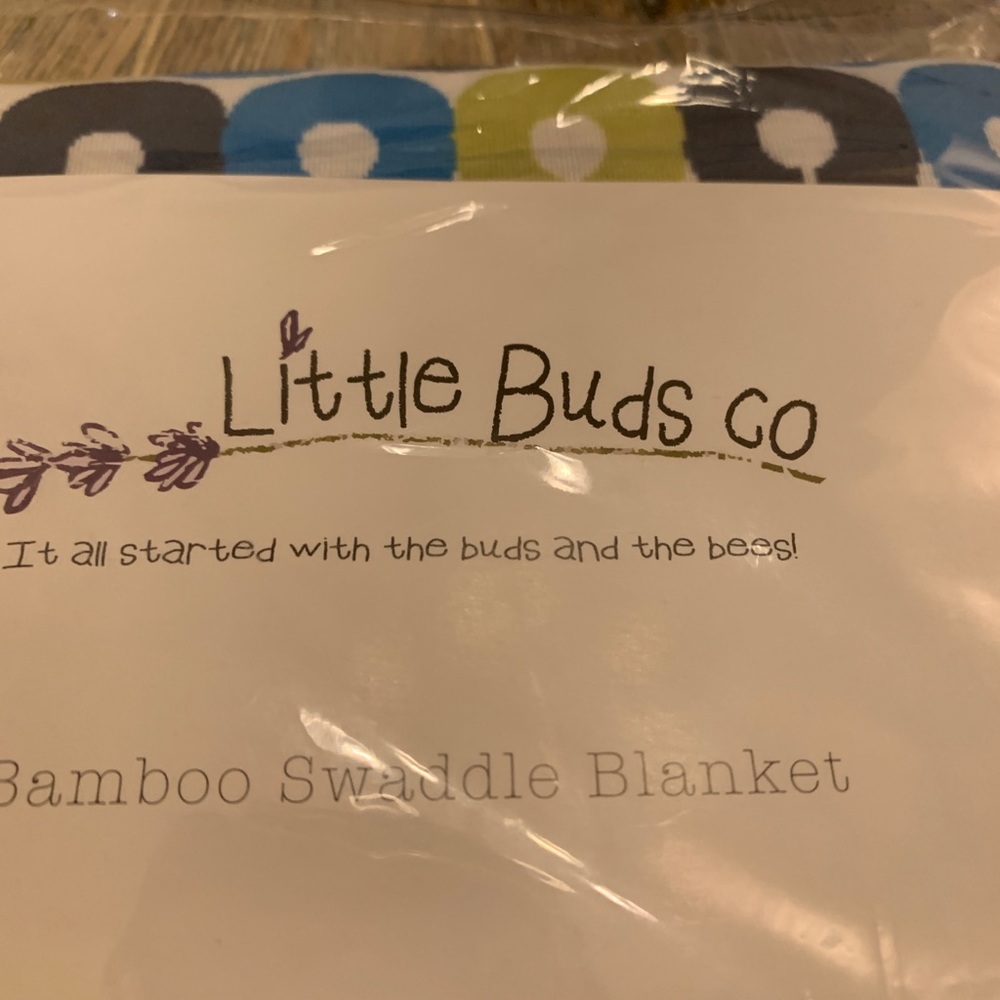 •Little buds company• bamboo swaddle blankets - Picture 4 of 5